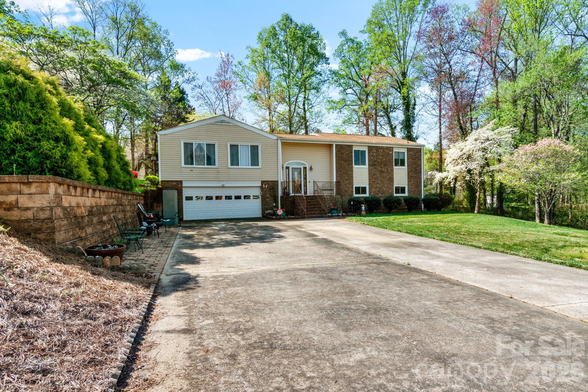 223 Vandyke Street Kernersville NC 27284