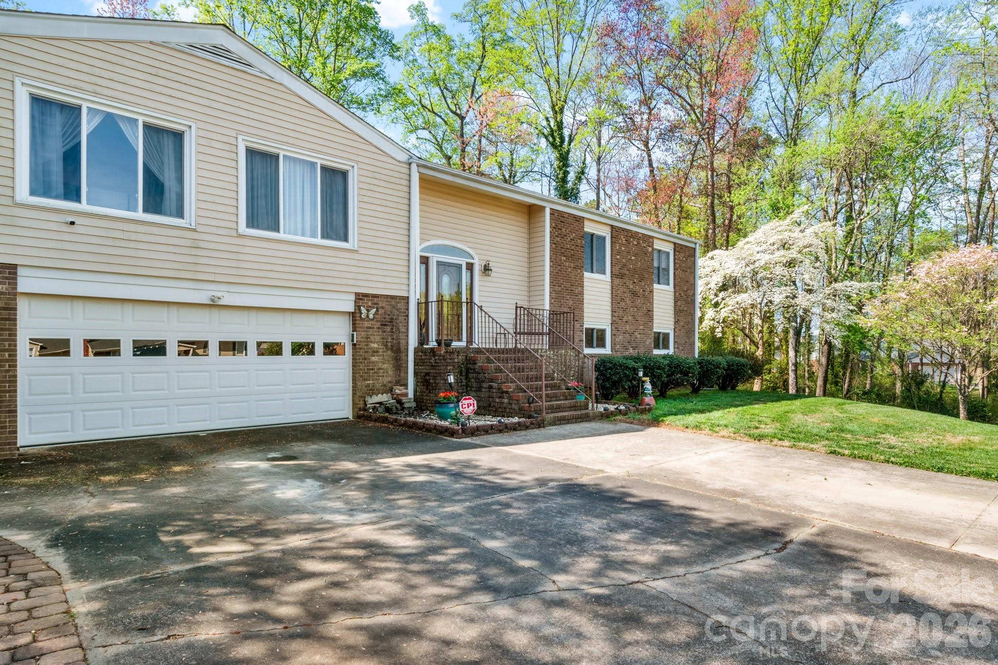 223 Vandyke Street Kernersville NC 27284