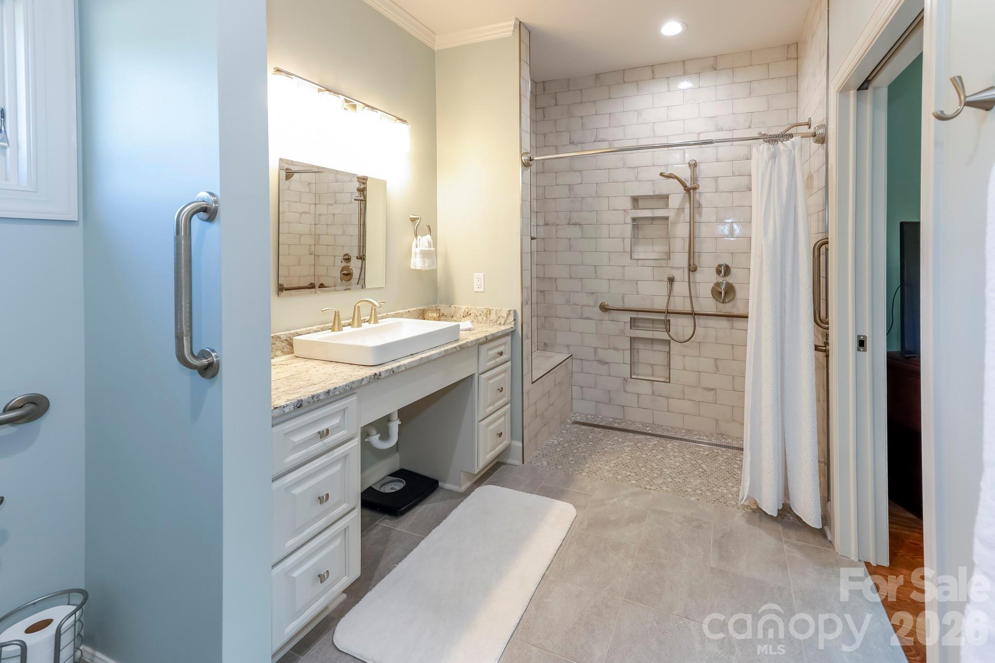 118 Mcowenben Pass Lake Lure NC 28746
