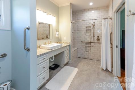 118 Mcowenben Pass Lake Lure NC 28746