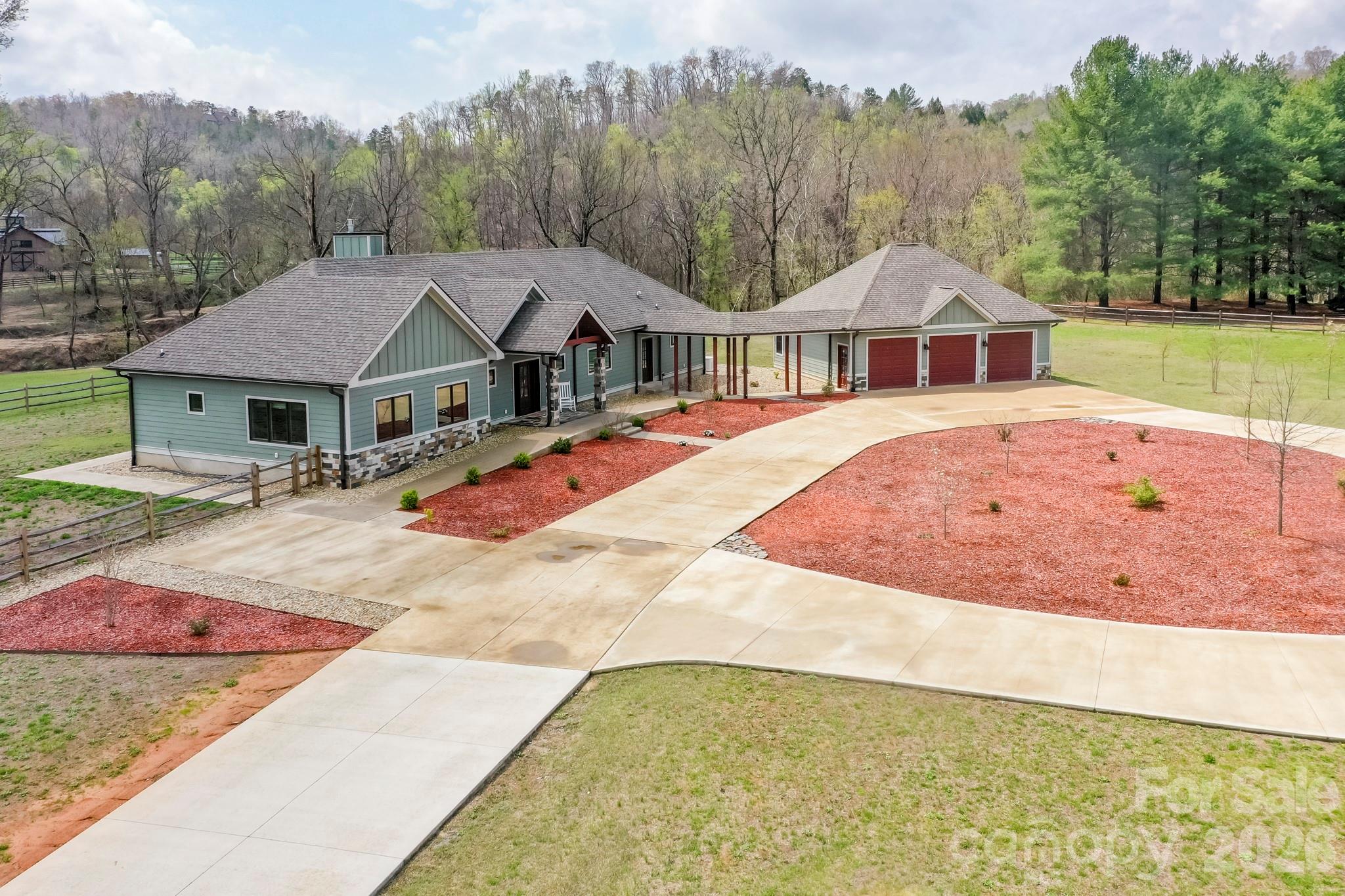 118 Mcowenben Pass Lake Lure NC 28746