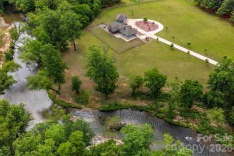 118 Mcowenben Pass Lake Lure NC 28746