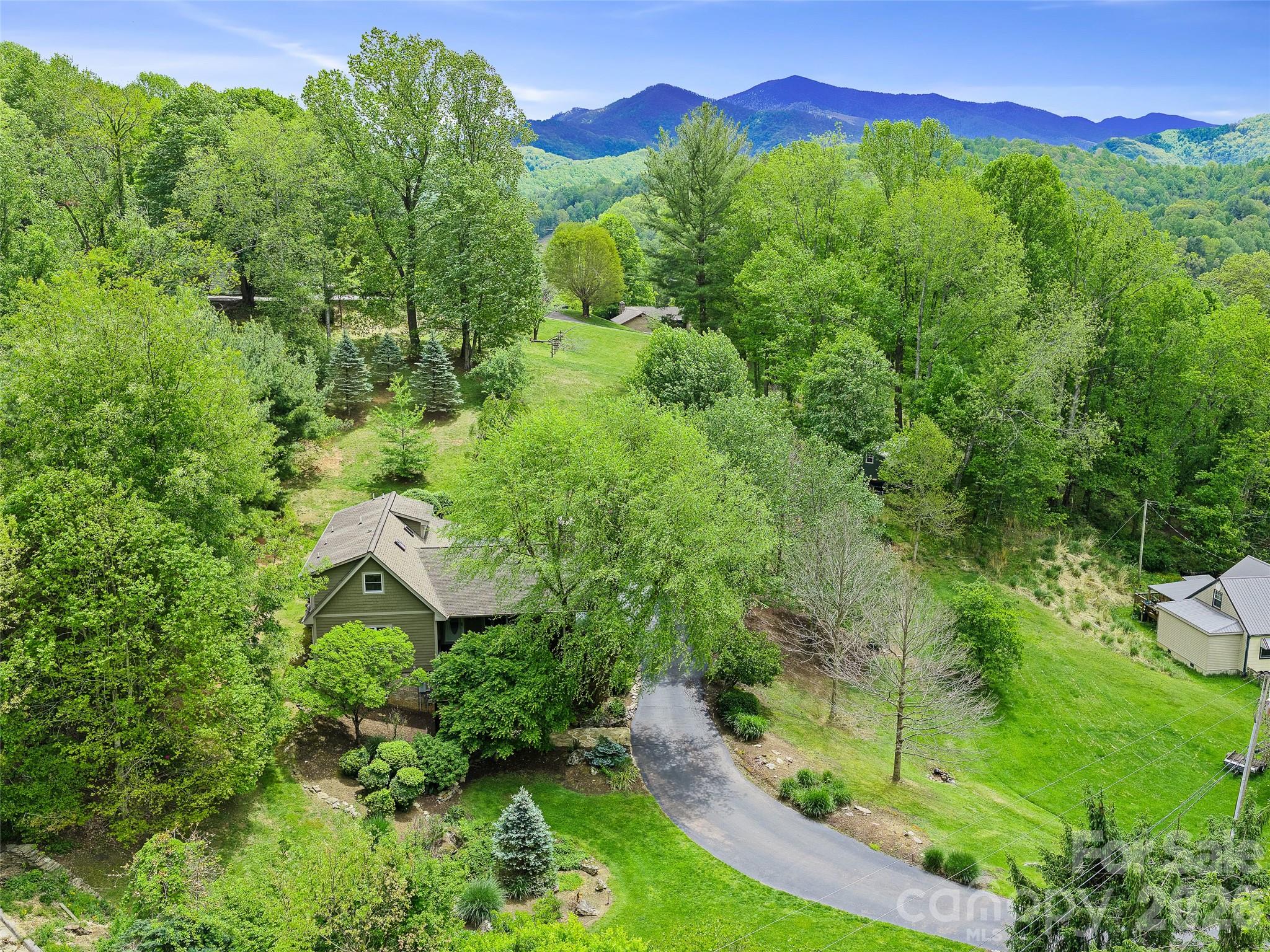 210 Shepard Way Burnsville NC 28714
