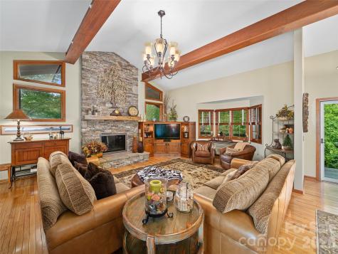 210 Shepard Way Burnsville NC 28714