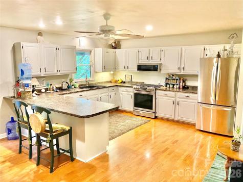 3 Taproot Trail Barnardsville NC 28709