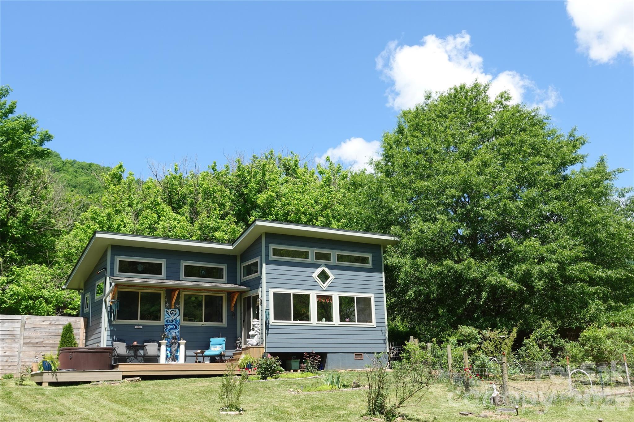 3 Taproot Trail Barnardsville NC 28709