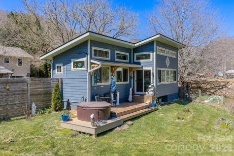 3 Taproot Trail Barnardsville NC 28709