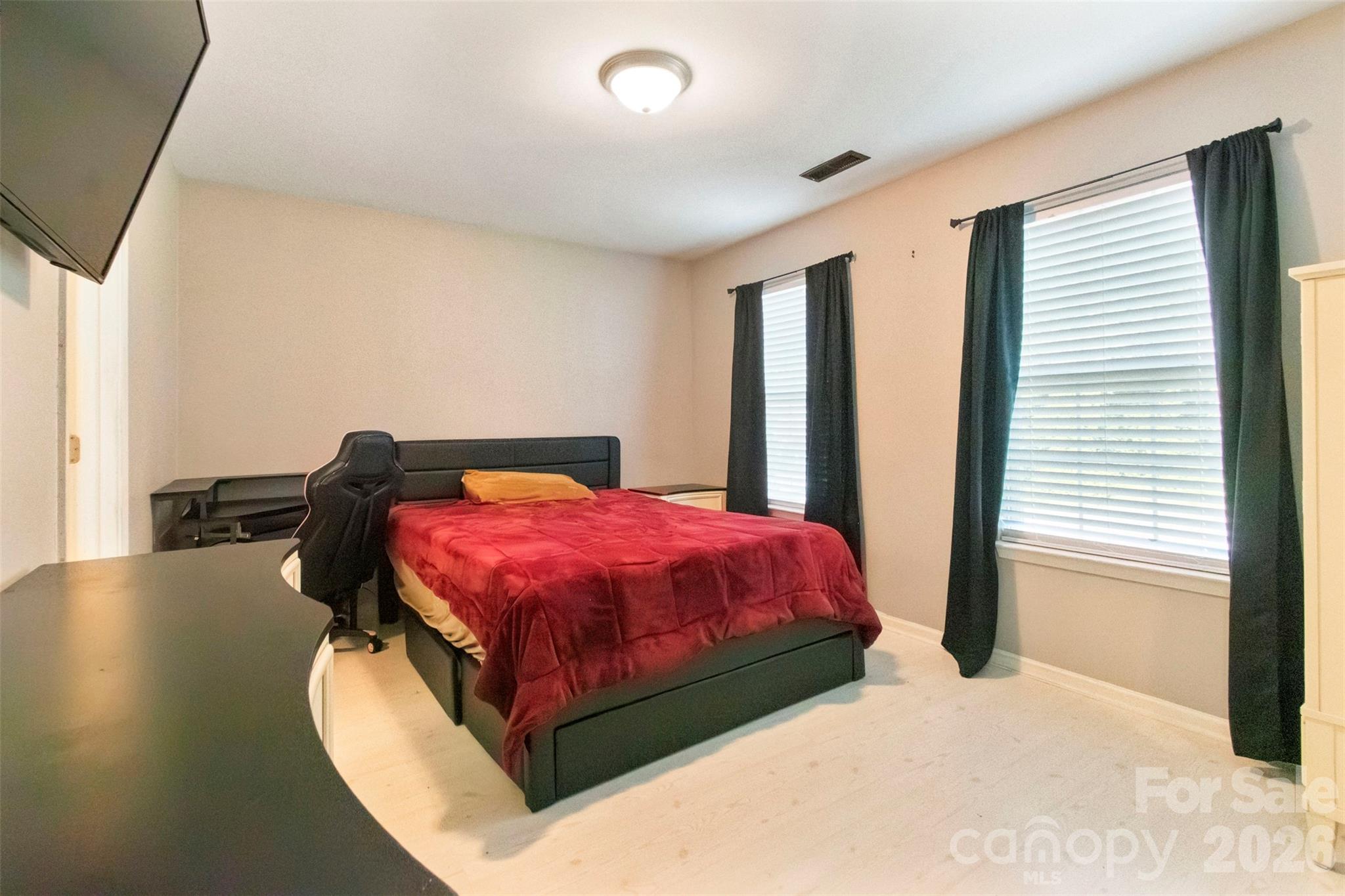 5541 Peachwood Drive Charlotte NC 28216