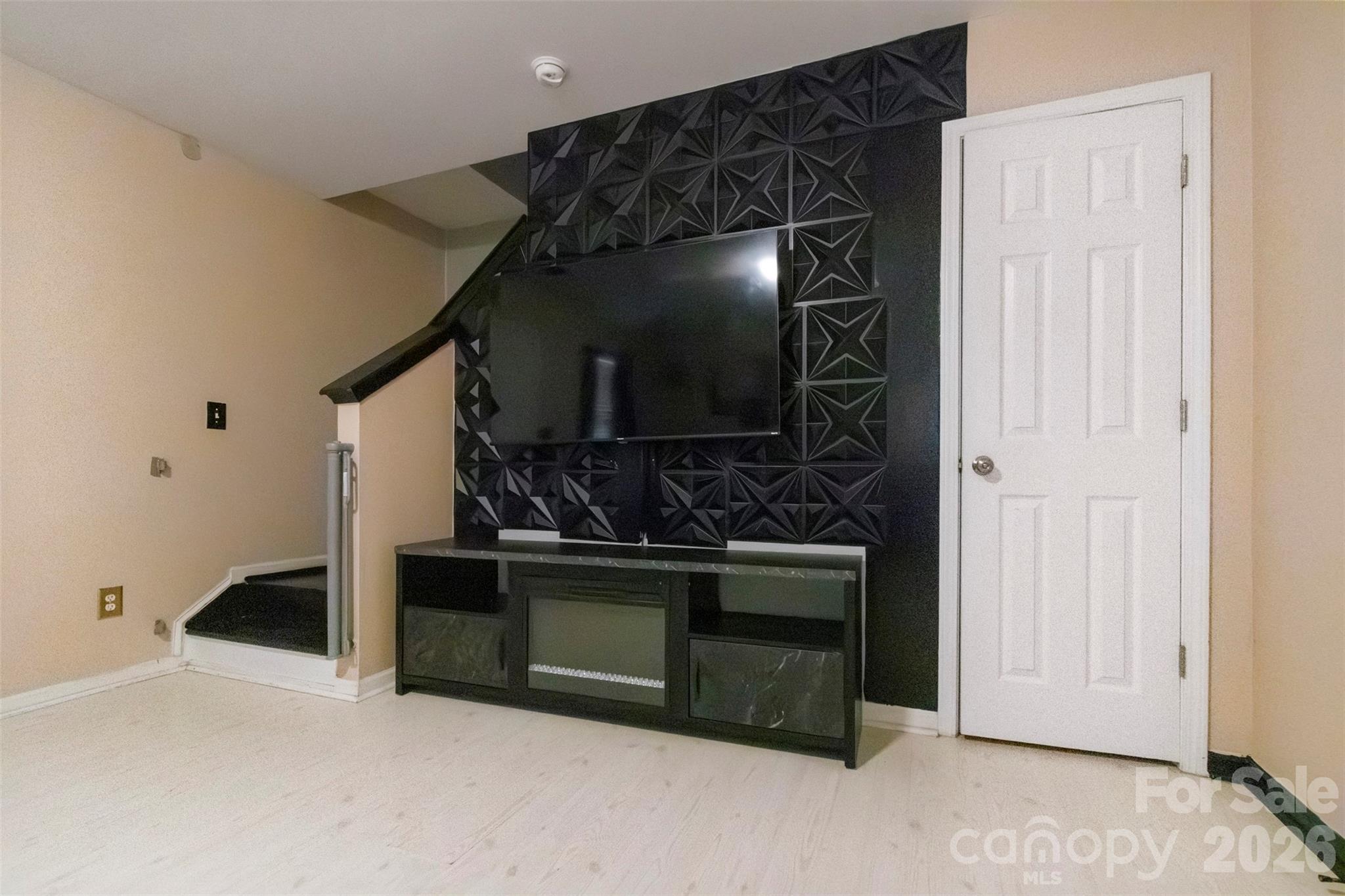 5541 Peachwood Drive Charlotte NC 28216