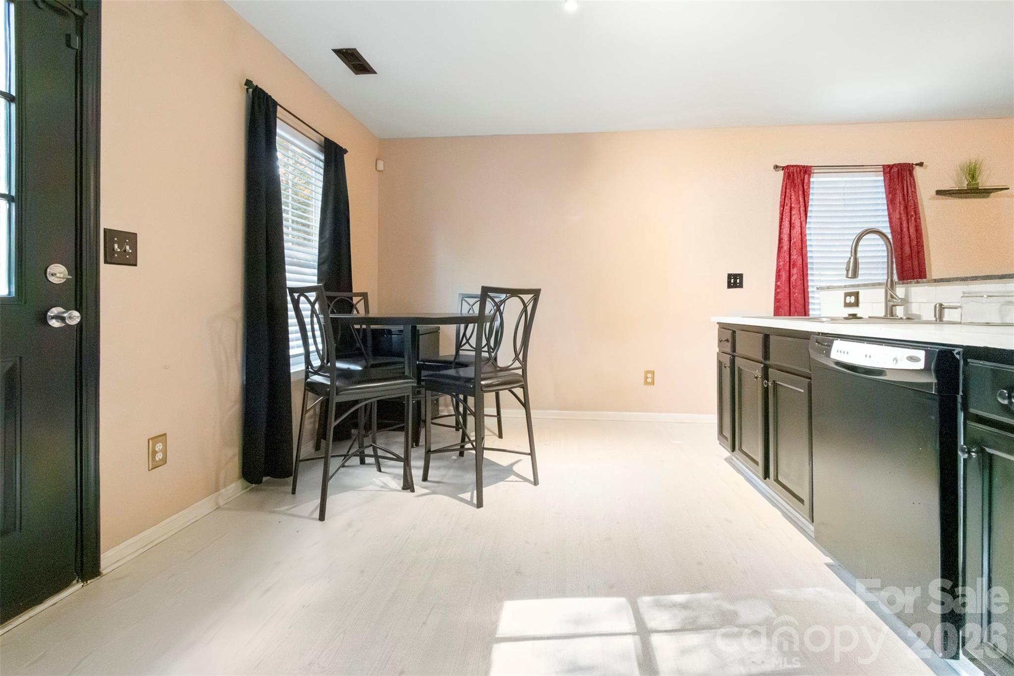 5541 Peachwood Drive Charlotte NC 28216