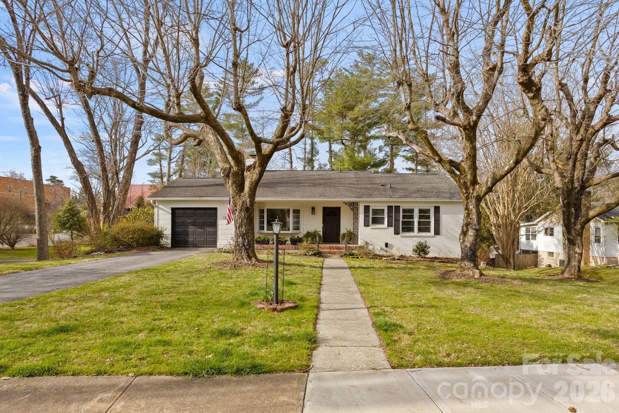 1223 Oakland Street Hendersonville NC 28792