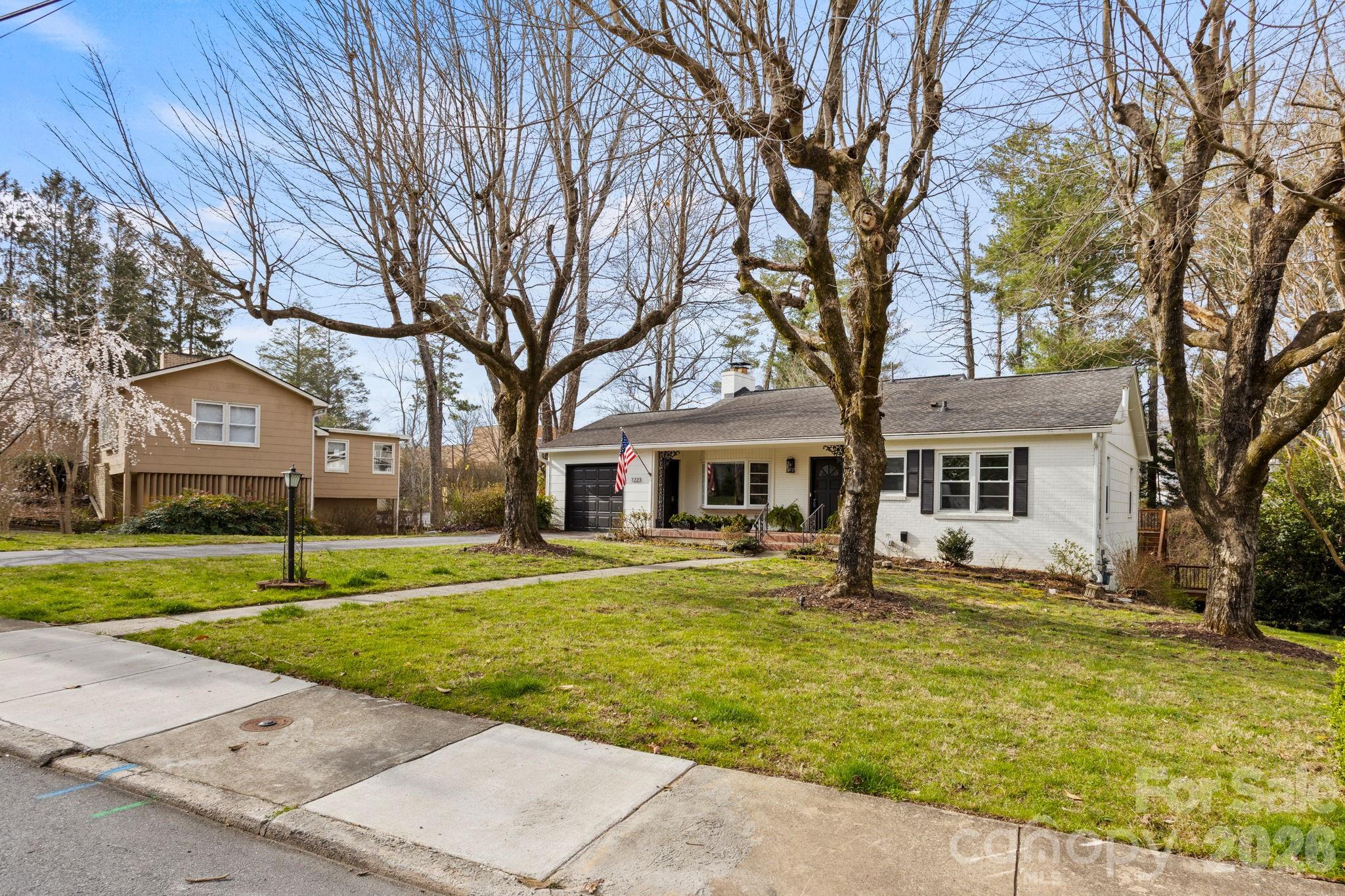 1223 Oakland Street Hendersonville NC 28792
