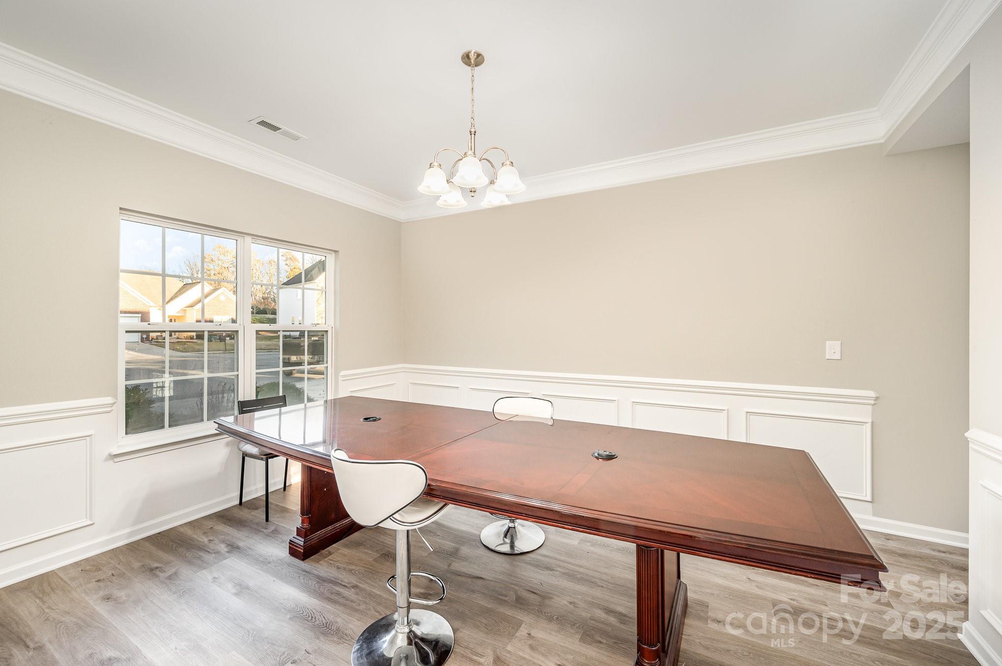 1607 Swan Drive Charlotte NC 28216