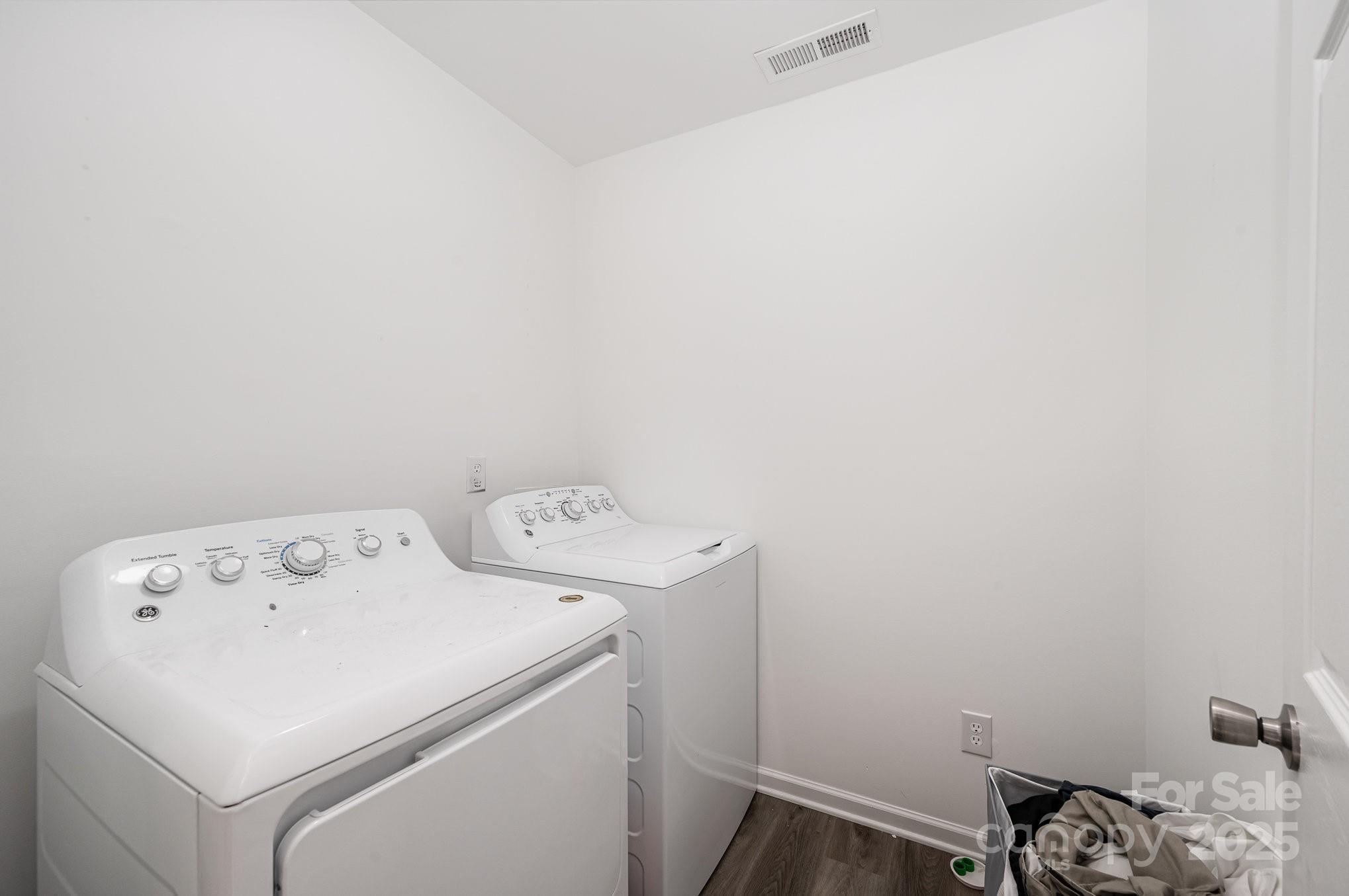 1607 Swan Drive Charlotte NC 28216