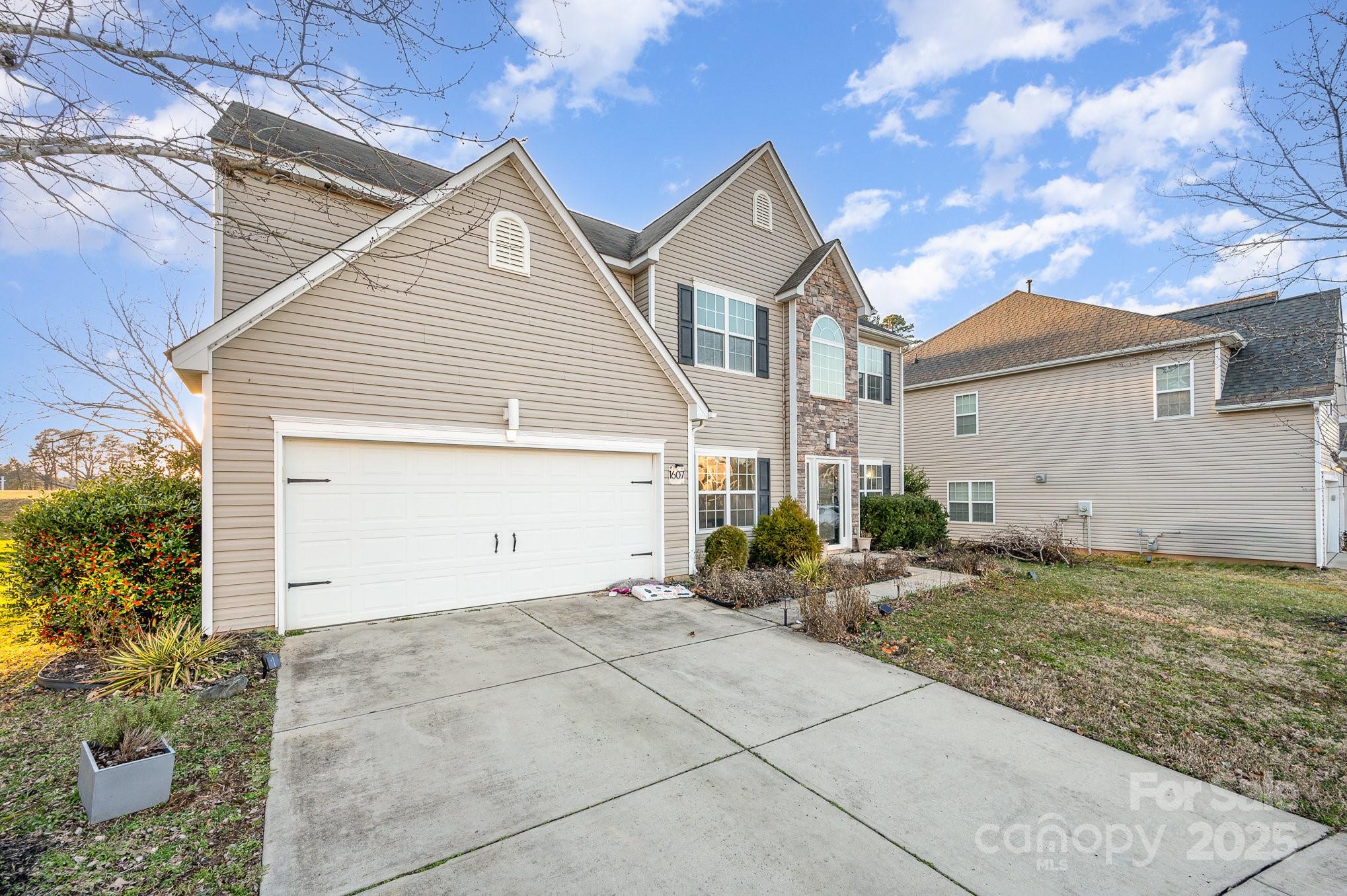 1607 Swan Drive Charlotte NC 28216