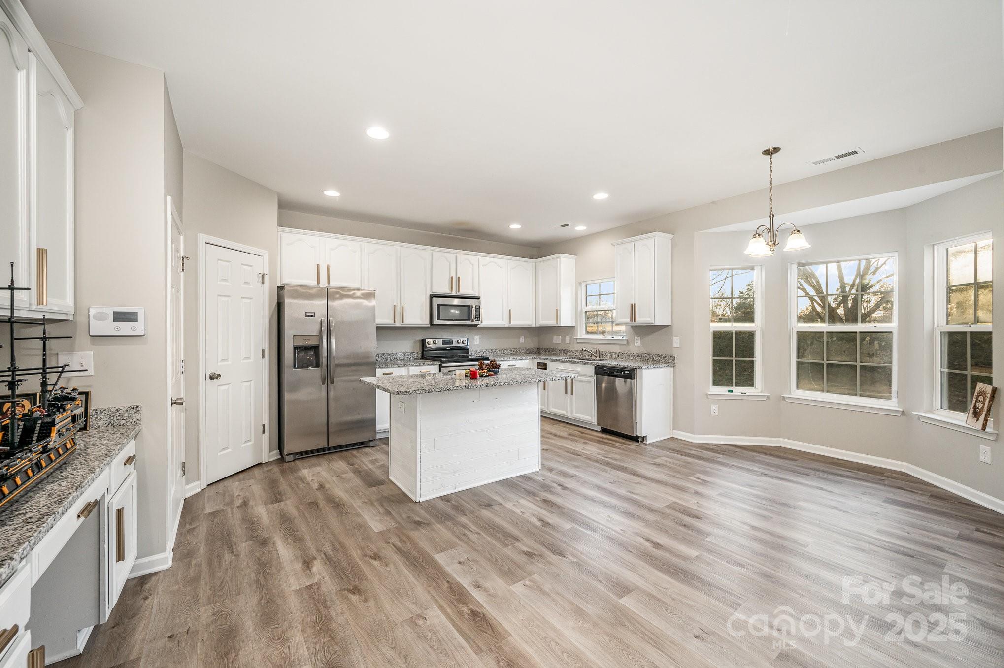 1607 Swan Drive Charlotte NC 28216