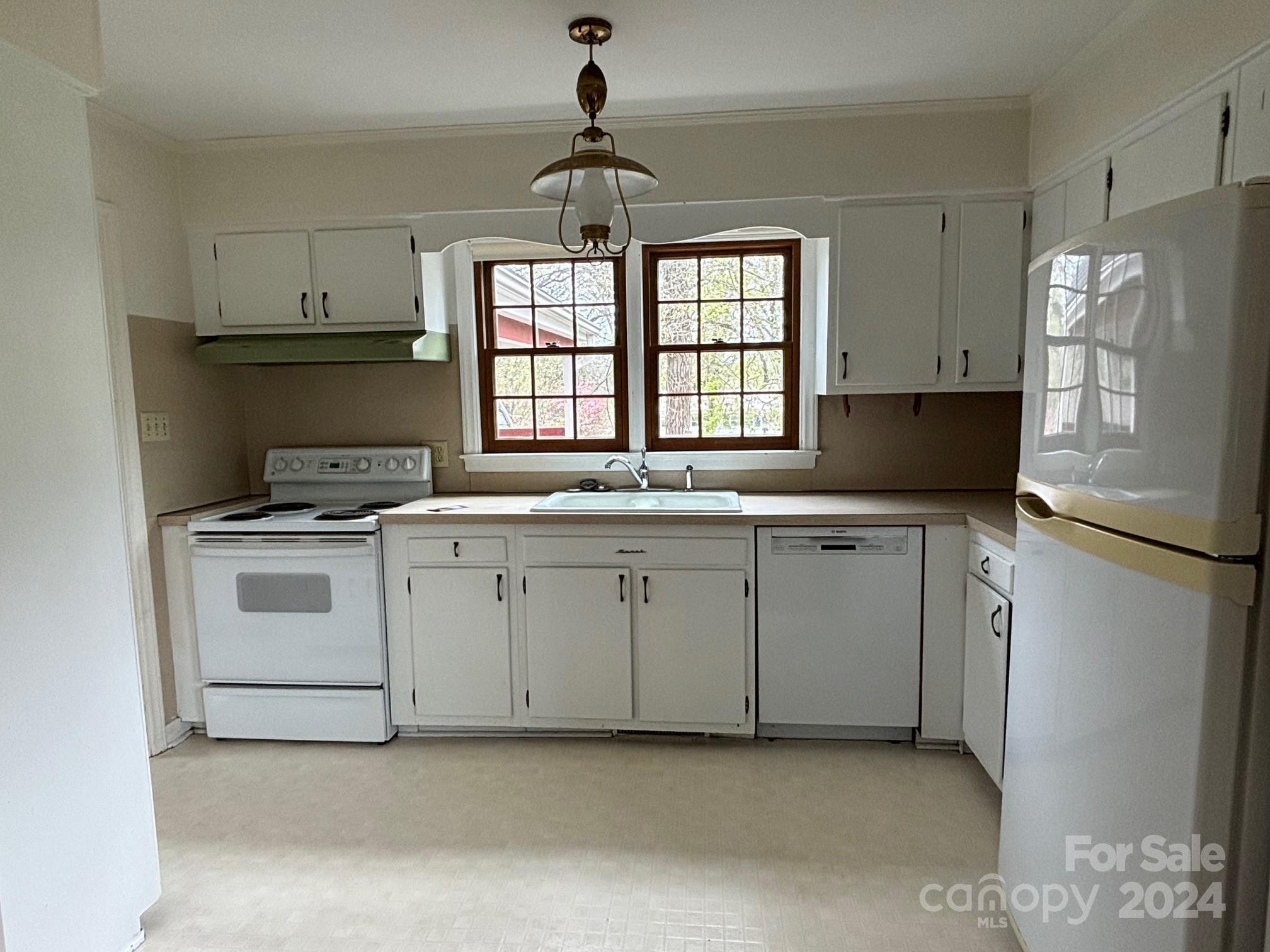 25 N College Street Weaverville NC 28787