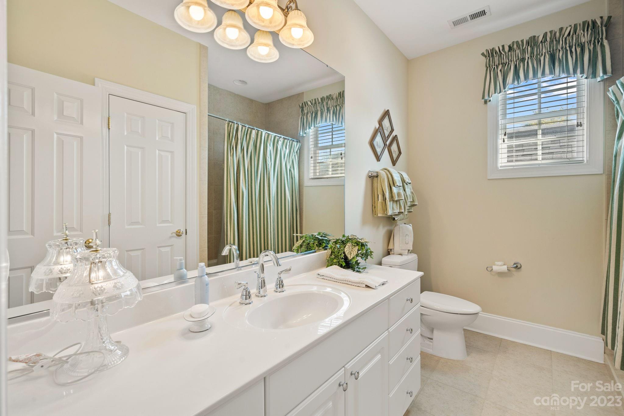 6332 Wakehurst Road Charlotte NC 28226