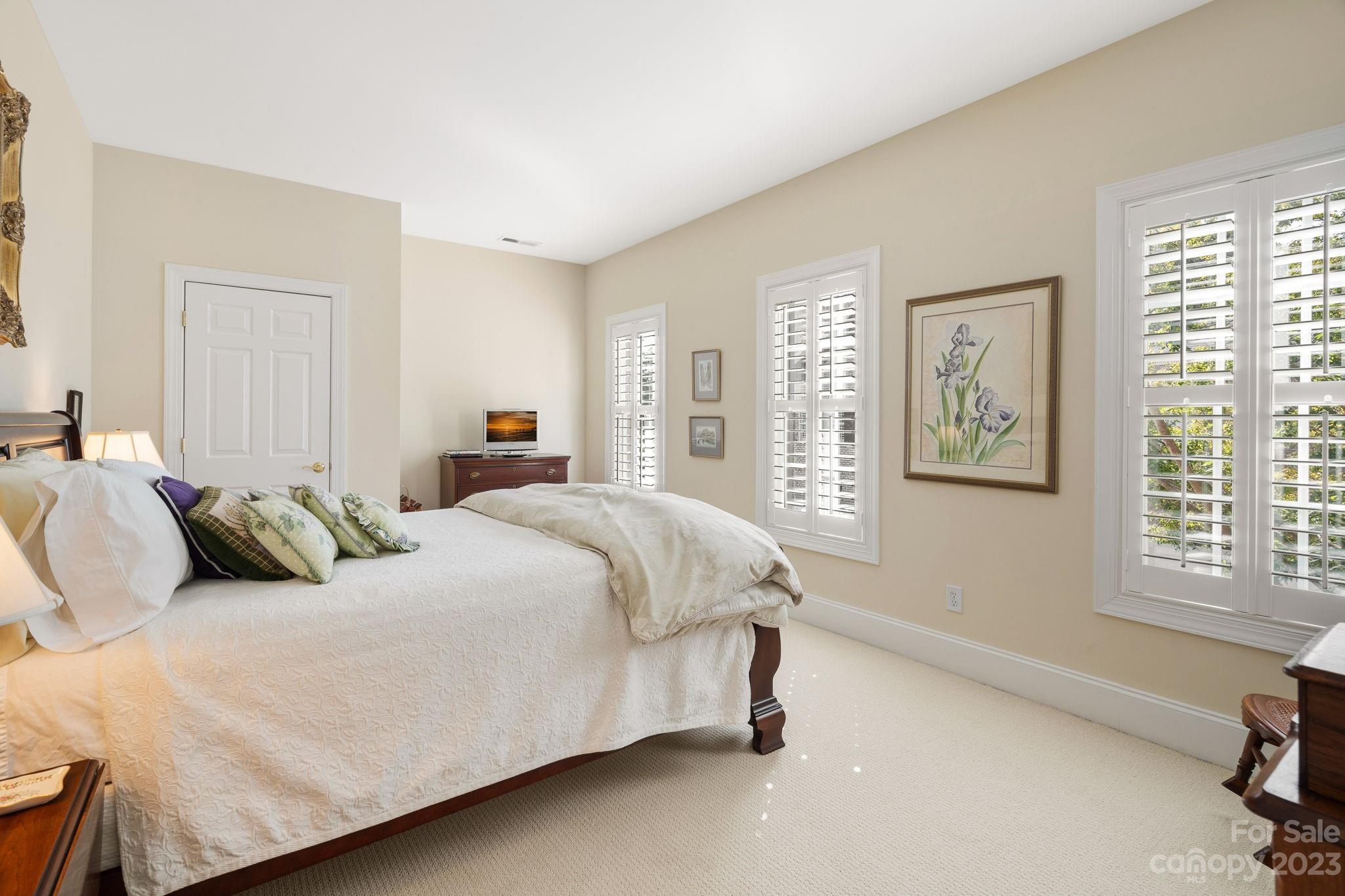 6332 Wakehurst Road Charlotte NC 28226