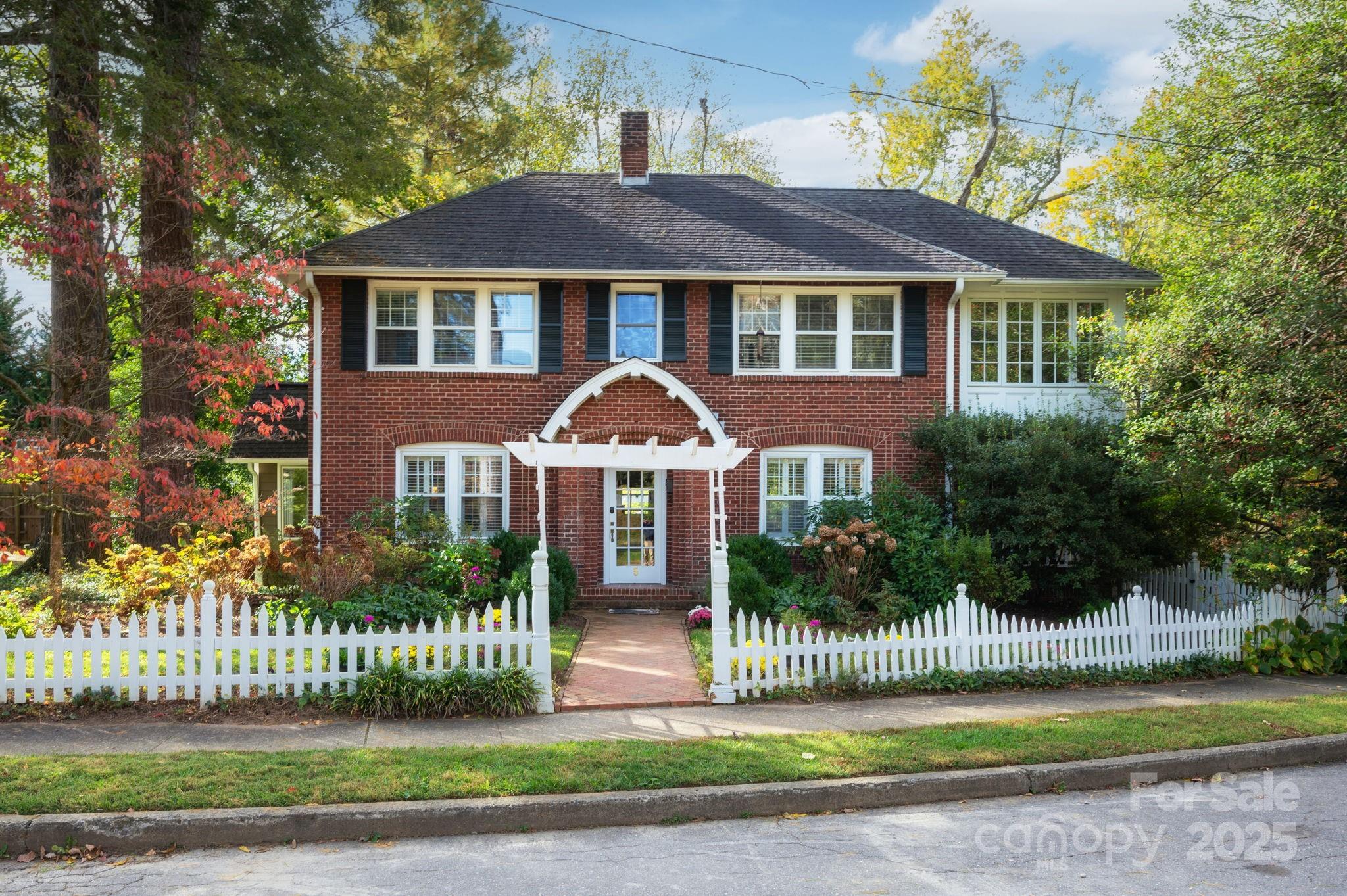 5 Celia Place Asheville NC 28801