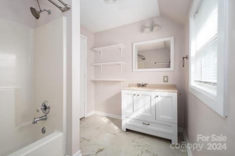 255 Dogwood Road Candler NC 28715