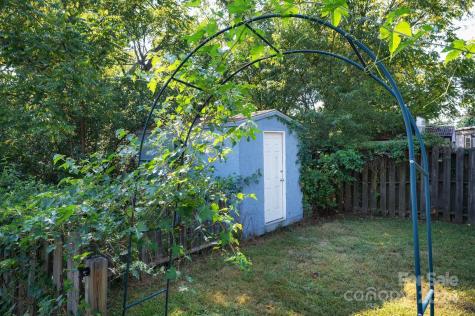 255 Dogwood Road Candler NC 28715