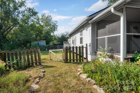 255 Dogwood Road Candler NC 28715