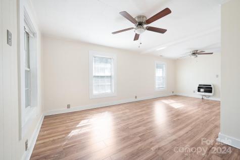 255 Dogwood Road Candler NC 28715