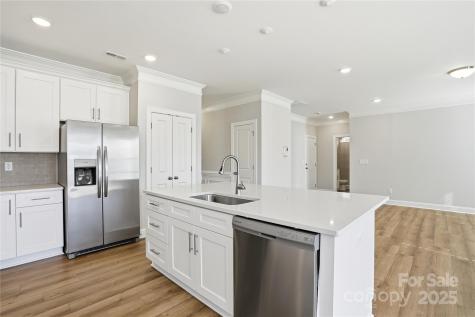 6027 Veld Court Charlotte NC 28215