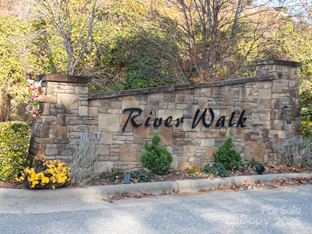 28 Stone River Drive Asheville NC 28804