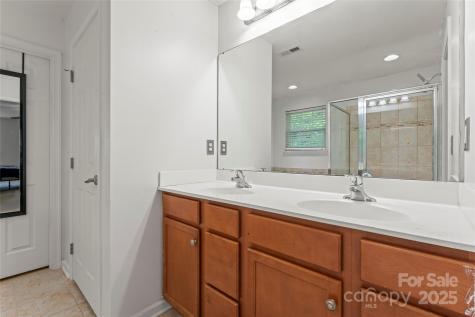 16615 Crimson Sargent Drive Charlotte NC 28213