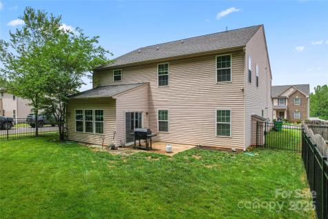 16615 Crimson Sargent Drive Charlotte NC 28213