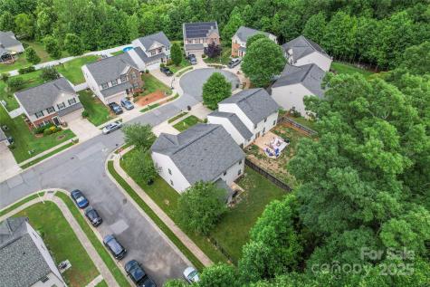 16615 Crimson Sargent Drive Charlotte NC 28213