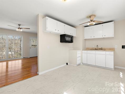 76 Maple Springs Road Asheville NC 28805