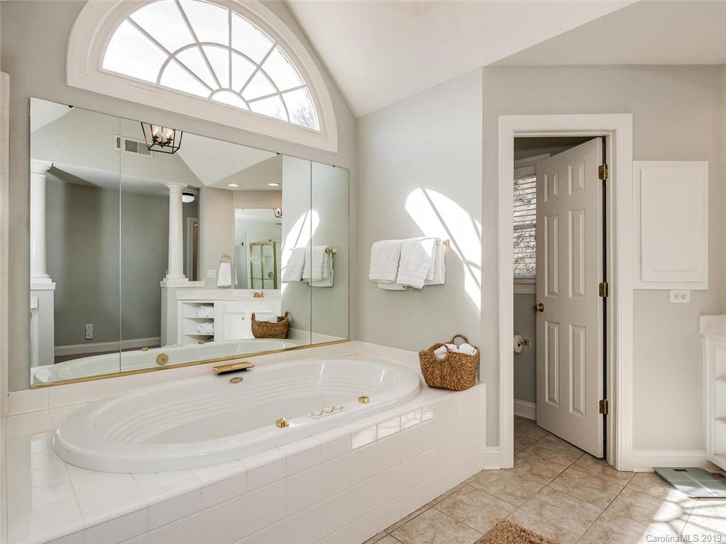 8622 Briar Oak Court Charlotte NC 28226