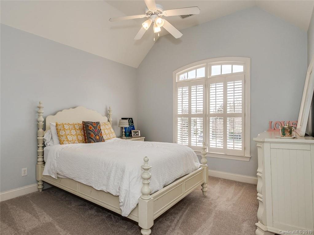 8622 Briar Oak Court Charlotte NC 28226