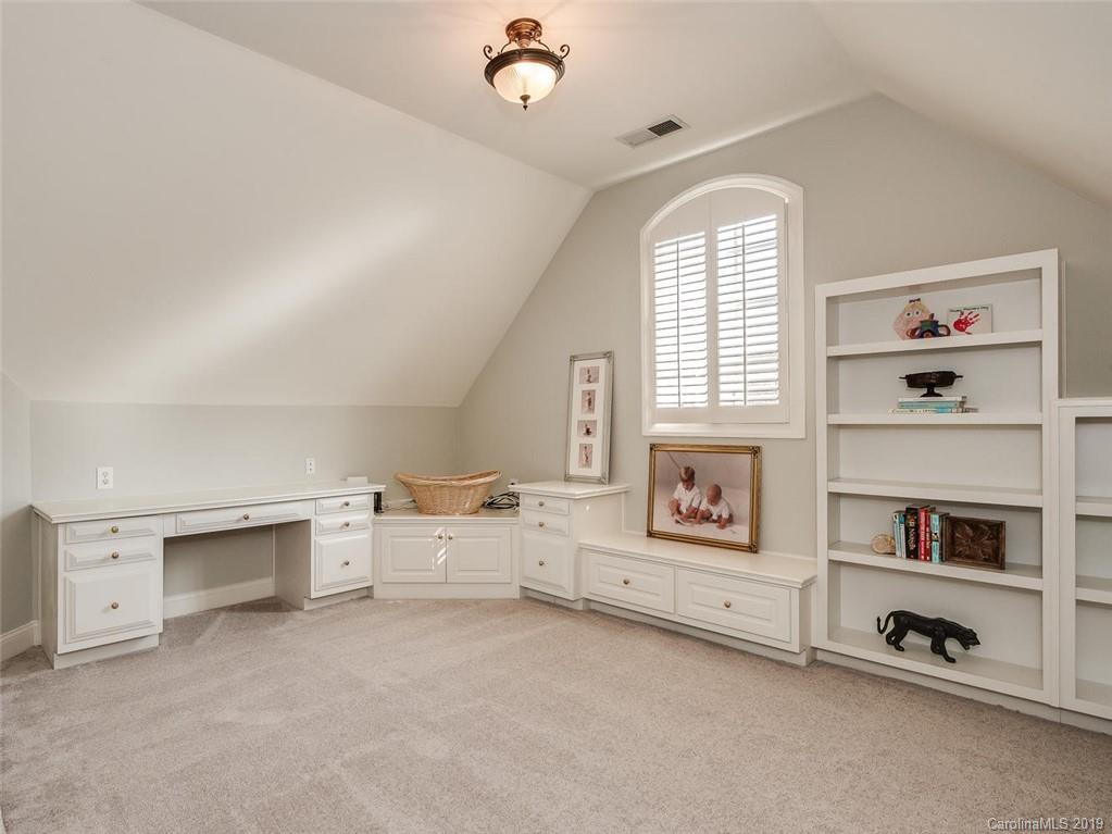8622 Briar Oak Court Charlotte NC 28226