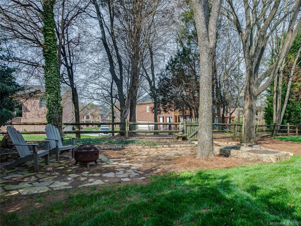 8622 Briar Oak Court Charlotte NC 28226