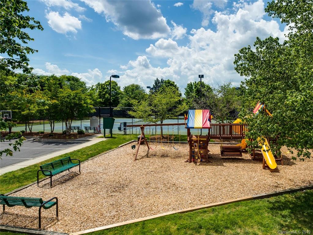 8622 Briar Oak Court Charlotte NC 28226