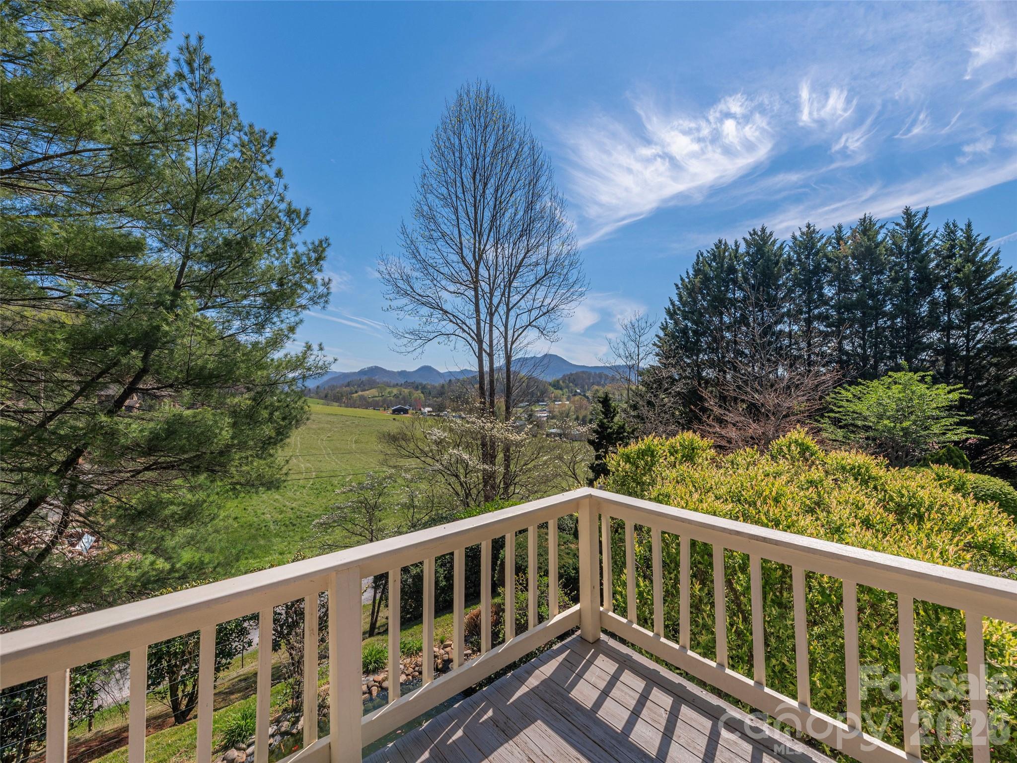55 Round Top Road Waynesville NC 28785
