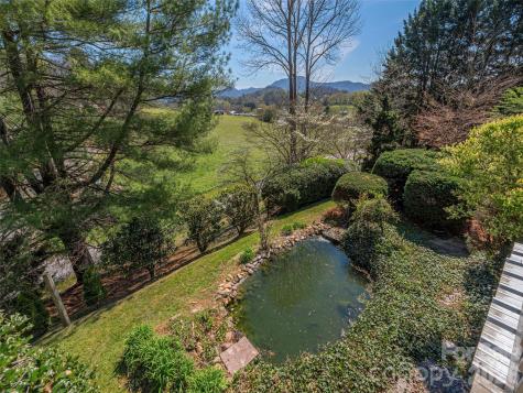 55 Round Top Road Waynesville NC 28785