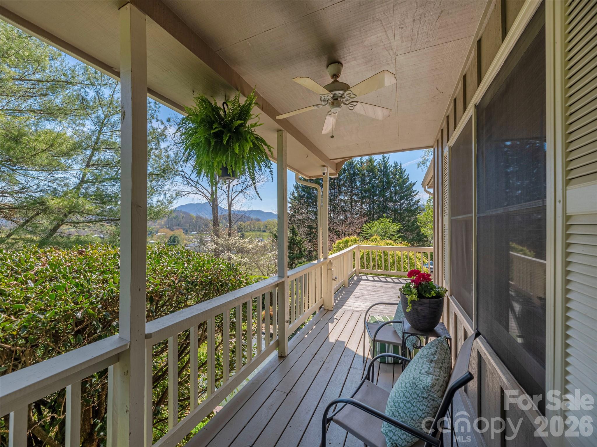 55 Round Top Road Waynesville NC 28785