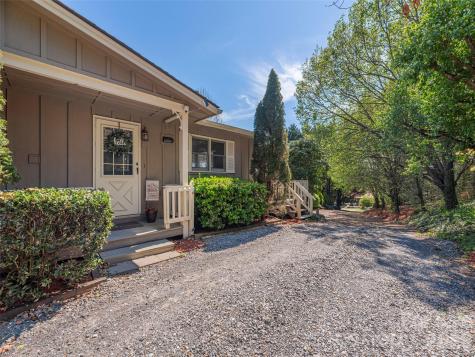 55 Round Top Road Waynesville NC 28785
