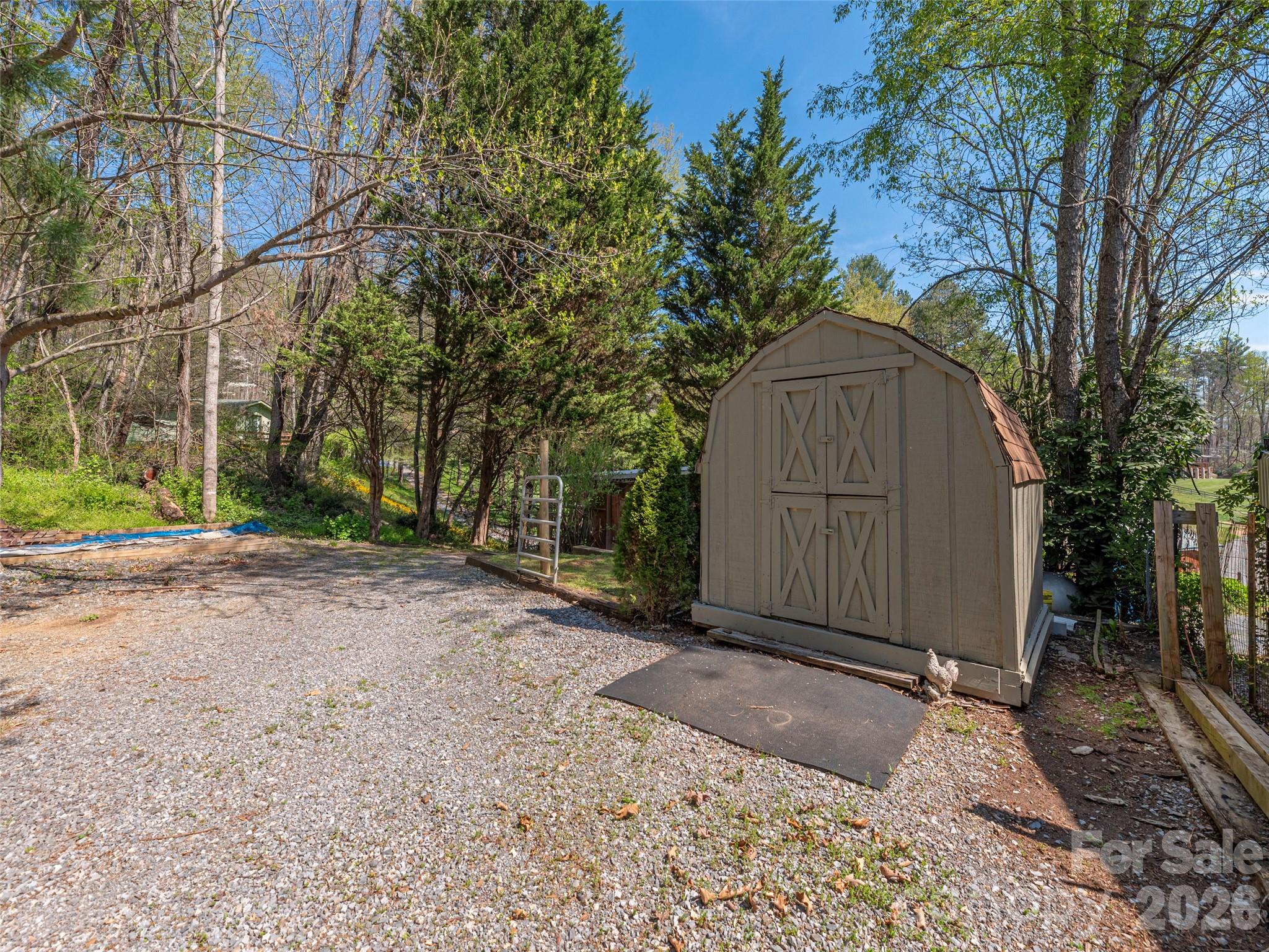 55 Round Top Road Waynesville NC 28785