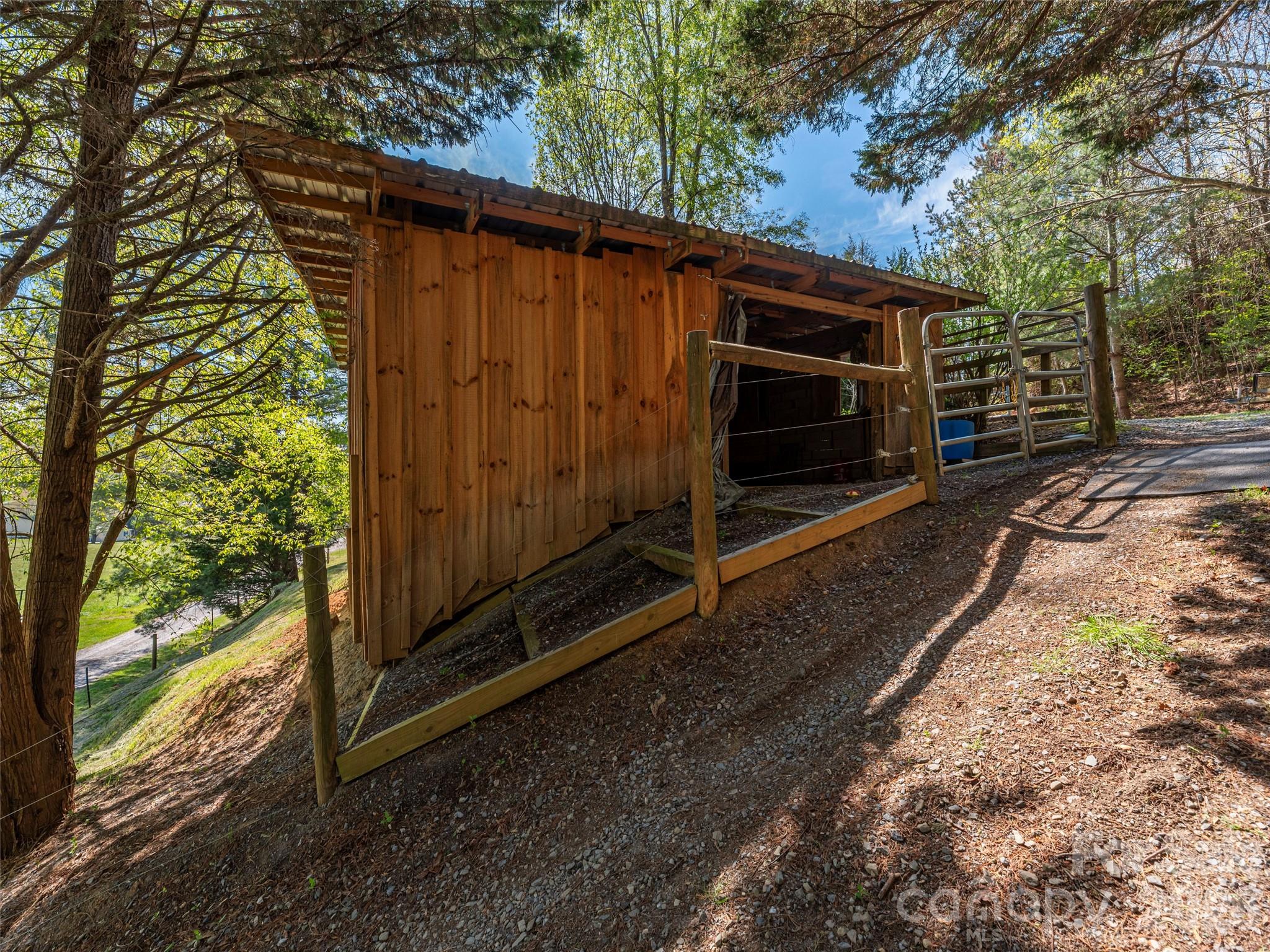 55 Round Top Road Waynesville NC 28785