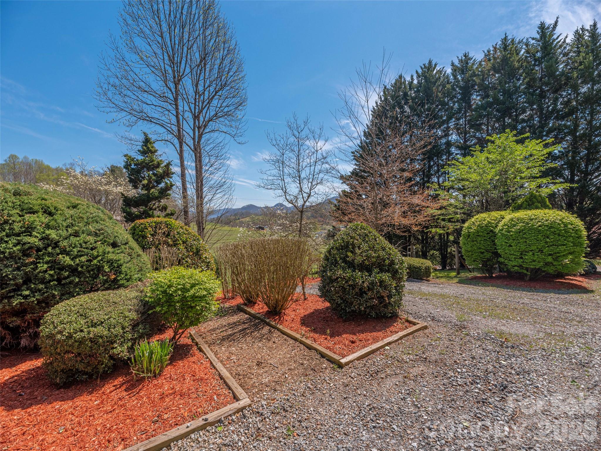 55 Round Top Road Waynesville NC 28785