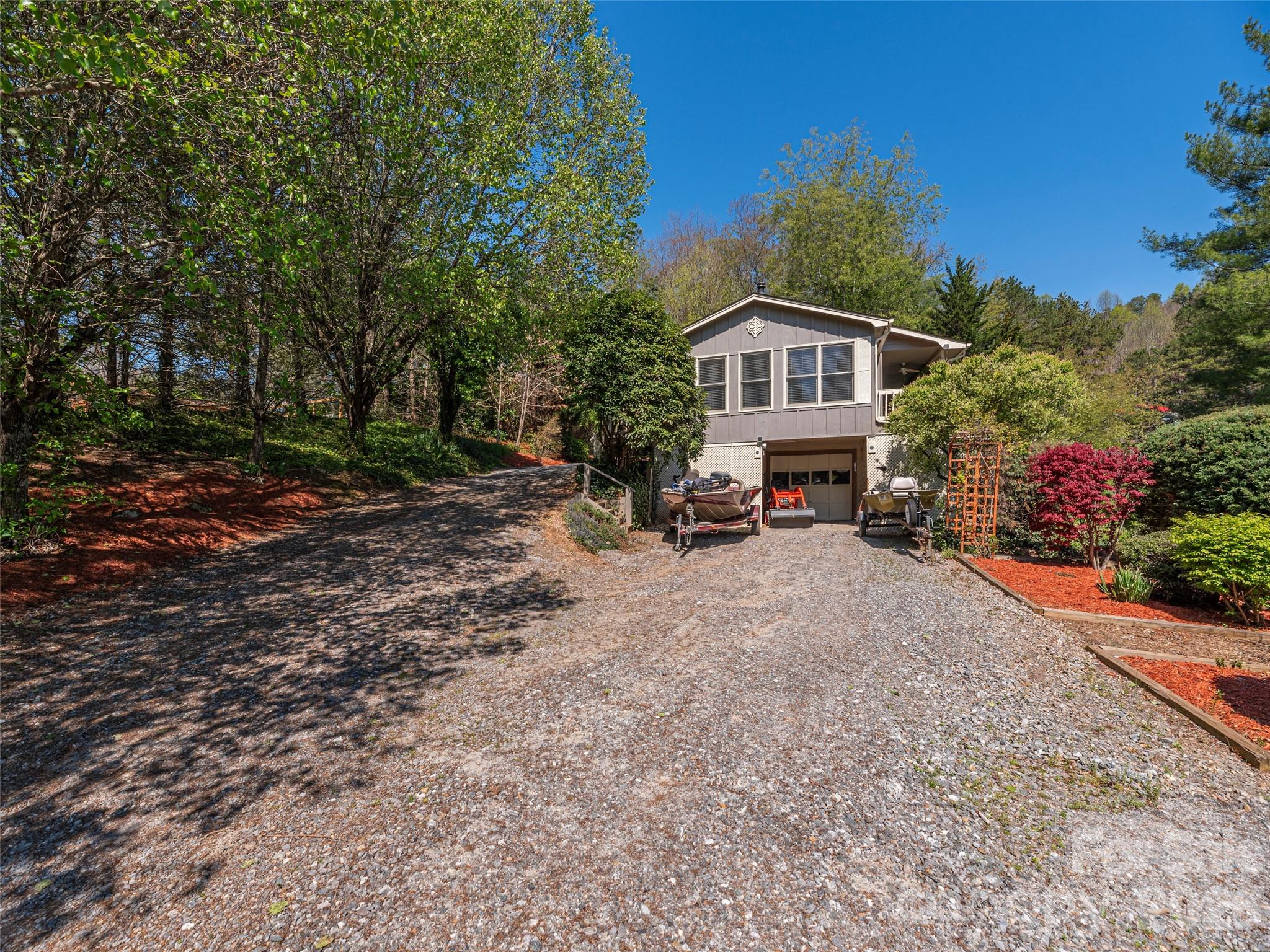 55 Round Top Road Waynesville NC 28785
