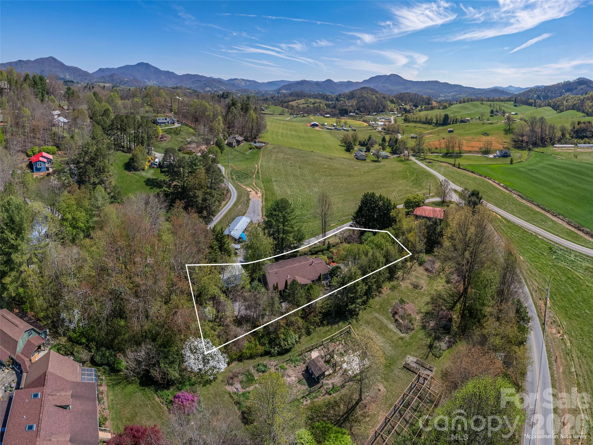 55 Round Top Road Waynesville NC 28785
