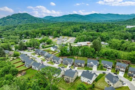 21 Henbit Way Arden NC 28704