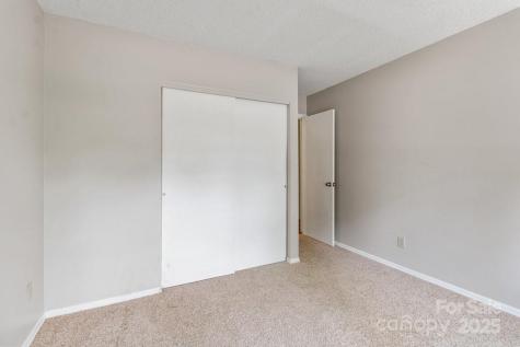 65 Knoll Ridge Drive Asheville NC 28804